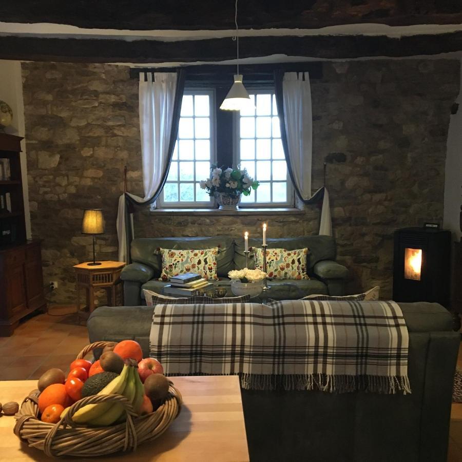 Les Gites Perard Caylus Exteriör bild