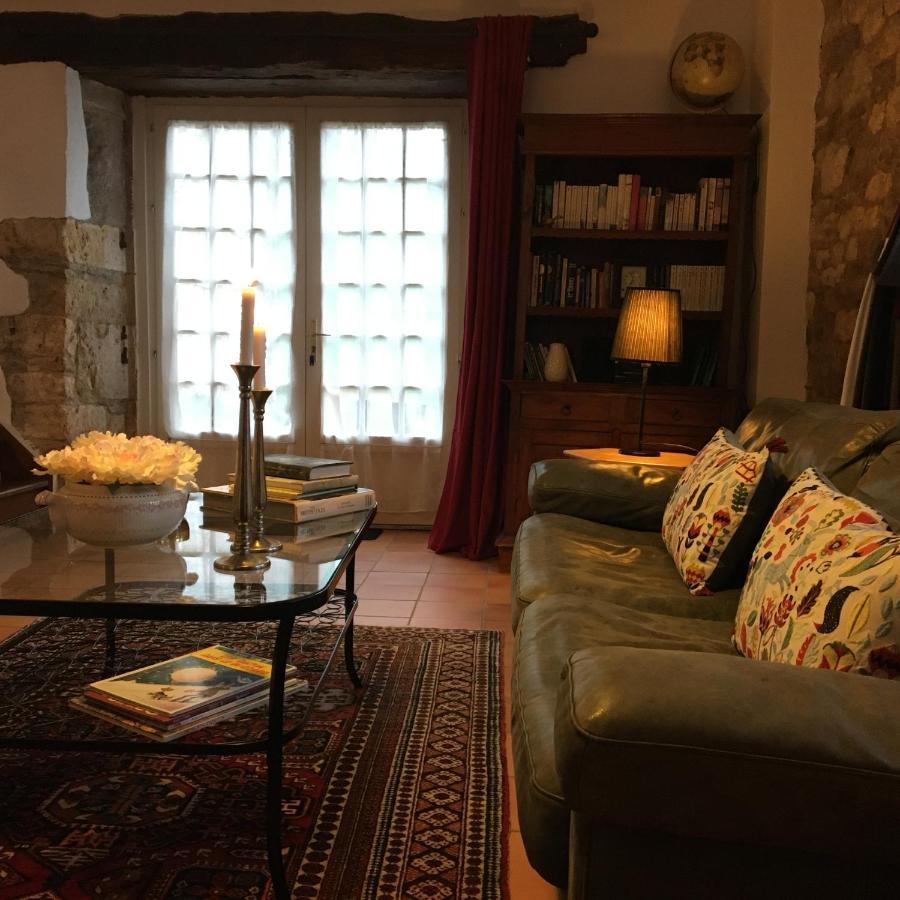 Les Gites Perard Caylus Exteriör bild