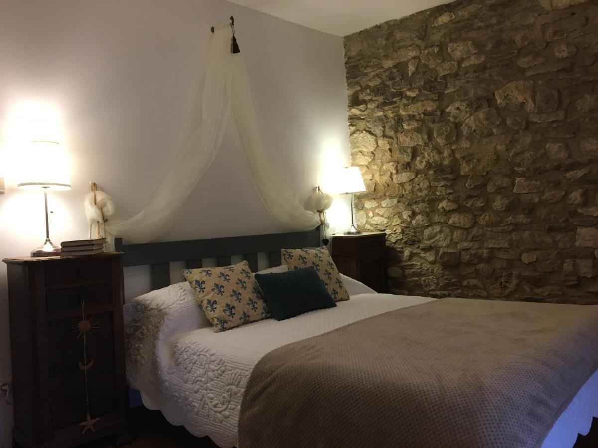 Les Gites Perard Caylus Exteriör bild