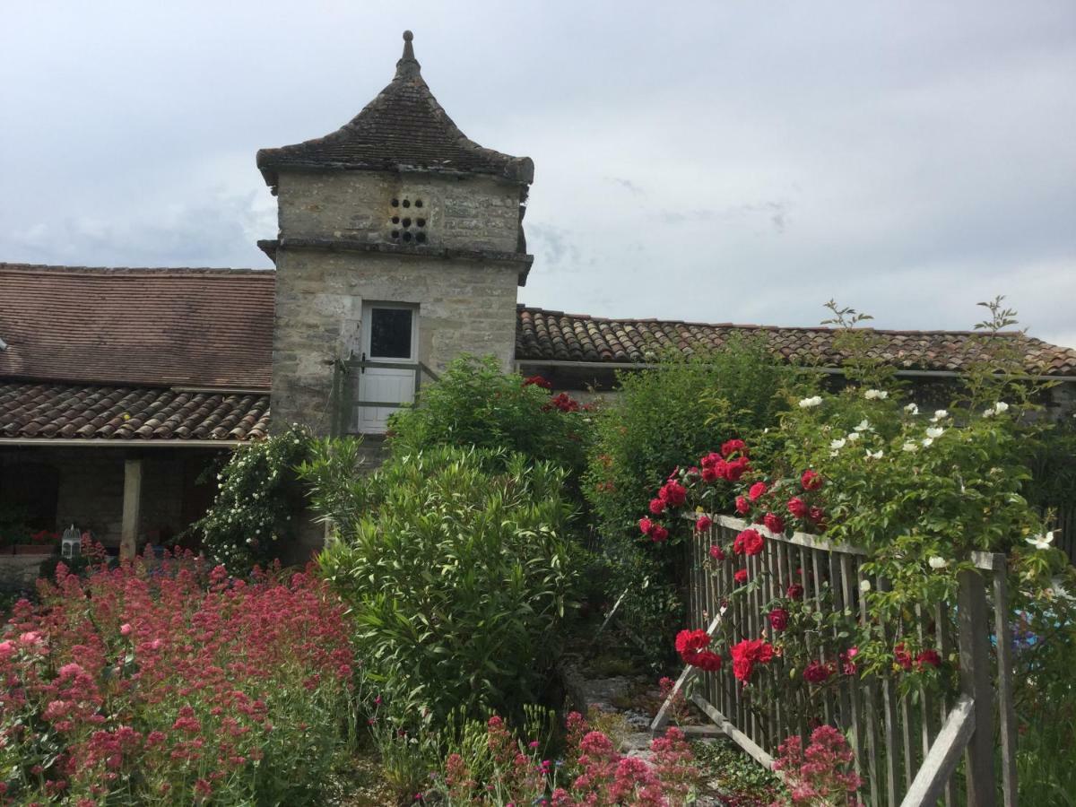 Les Gites Perard Caylus Exteriör bild